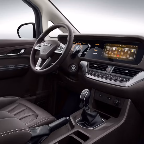 Robuster MPV mit hohem Schutz und viel Platz für raue Bedingungen