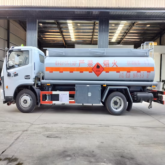 Werkseitige Lieferung von 8500-Liter-Tankwagen